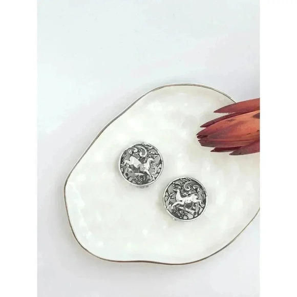 Vintage Sarah Covently Leaping Deer Silver Tone Clip On Earrings - Picture 4 of 5